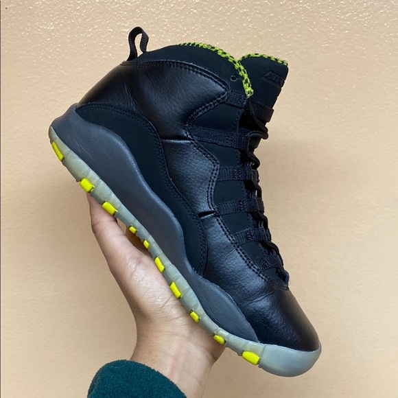 Air Jordan 10 Retro “Venom” - Picture 14 of 17